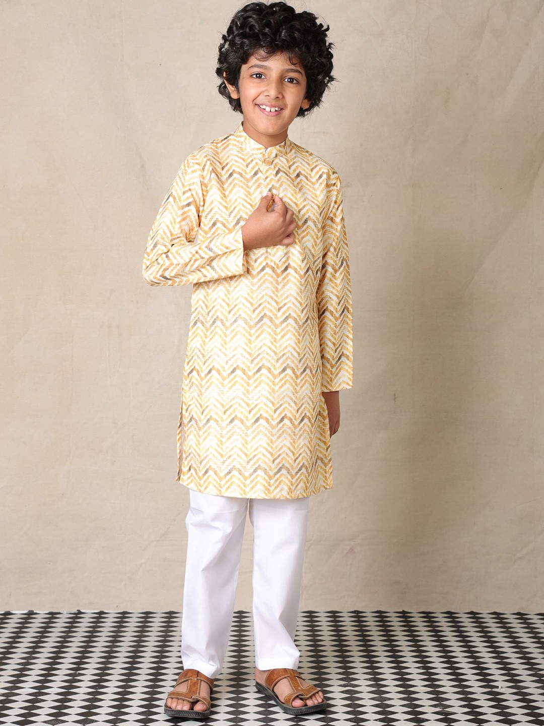 

Anthrilo Boys Geometric Printed Mandarin Collar Pure Cotton Straight Kurta With Pyjama, White