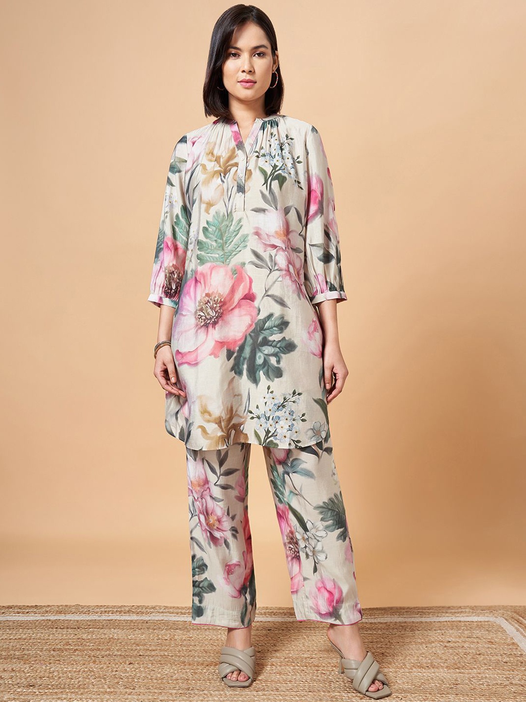 

Marigold Lane Floral Printed Regular Kurta with Palazzos, Off white