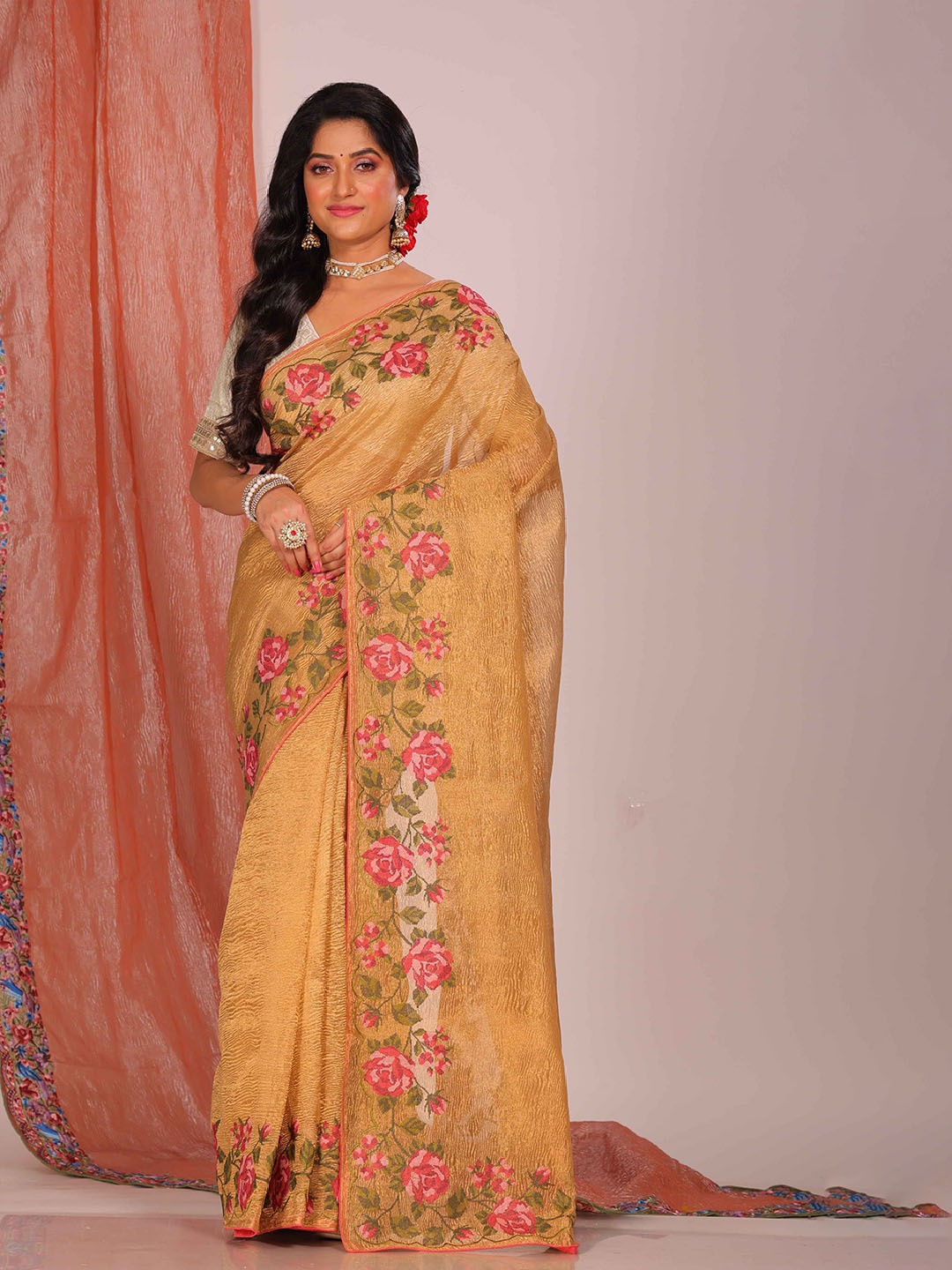 

Morchari Floral Embroidered Tissue Saree, Gold