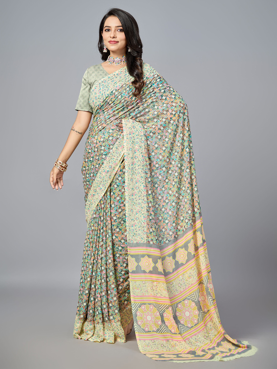 

VIRICA Floral Printed Saree, Yellow