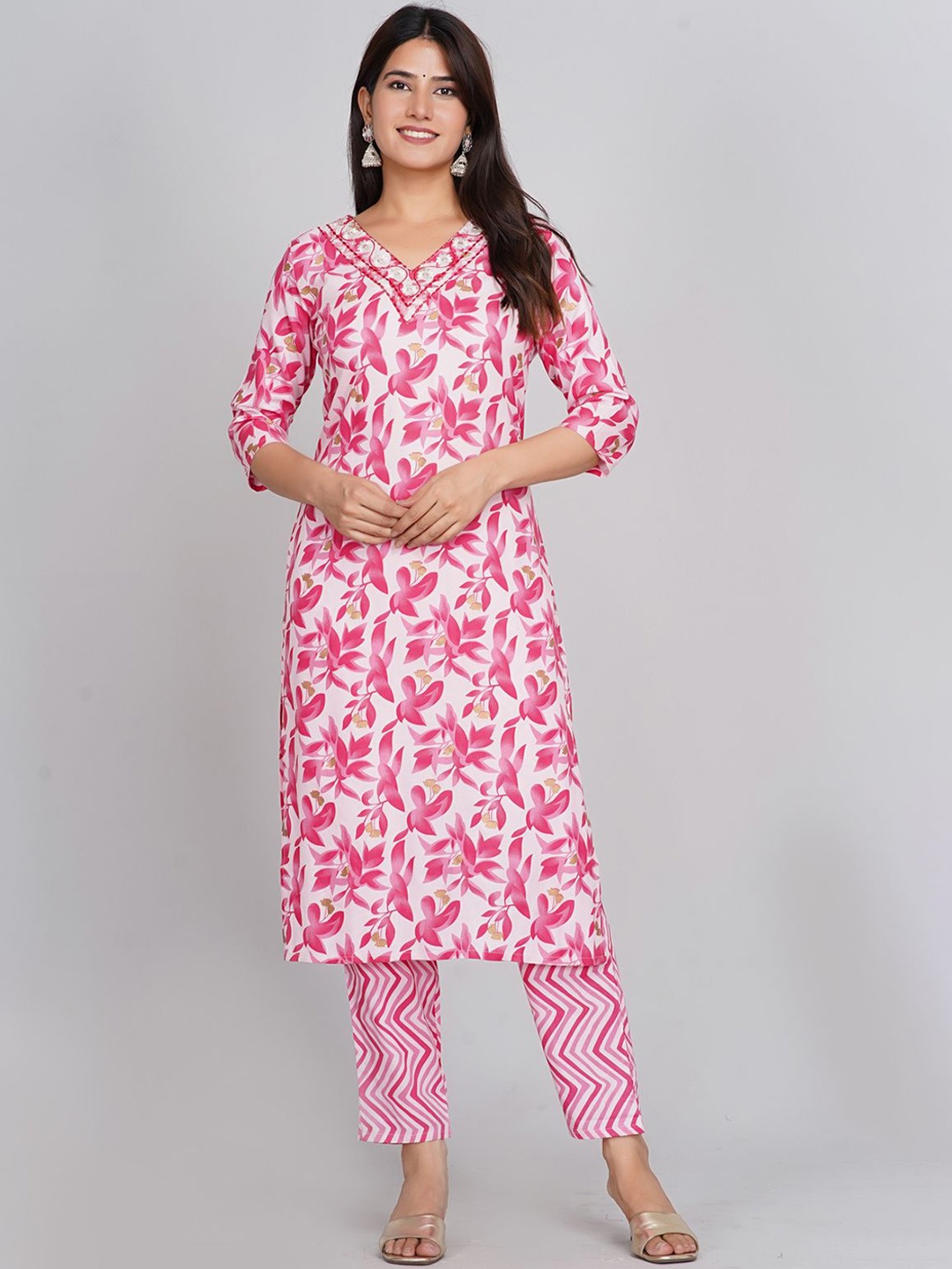 

Neemiya Floral Printed V Neck Thread Work Straight Kurta with Trousers, Pink