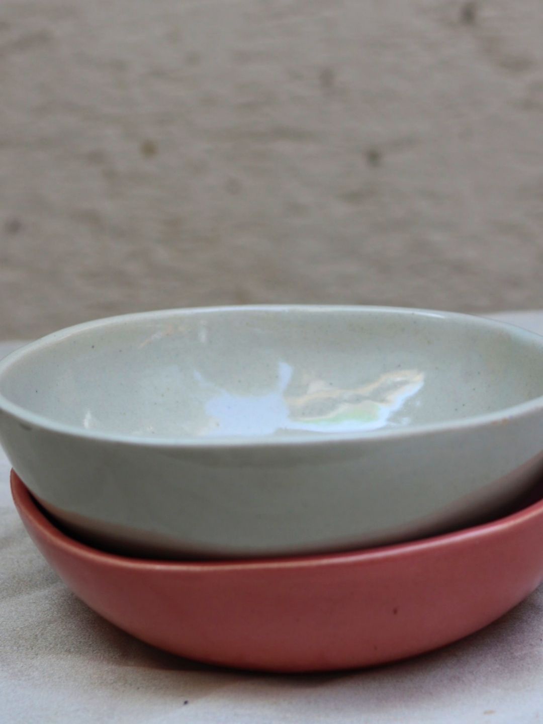 

WEAVING HOMES Pink & White 2 Pieces Ceramic Serving Bowls