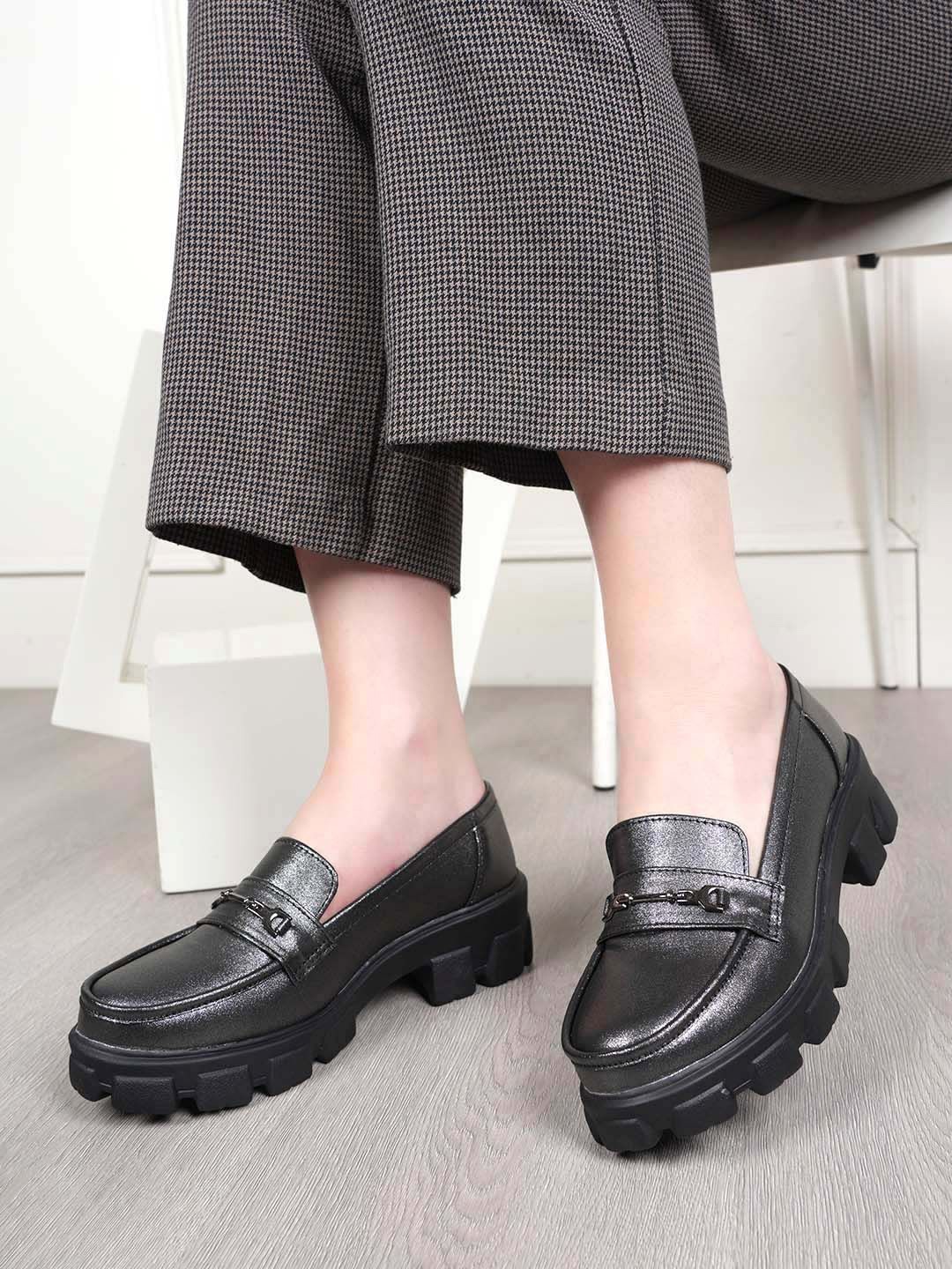 

DressBerry Women Round Toe Loafers, Black