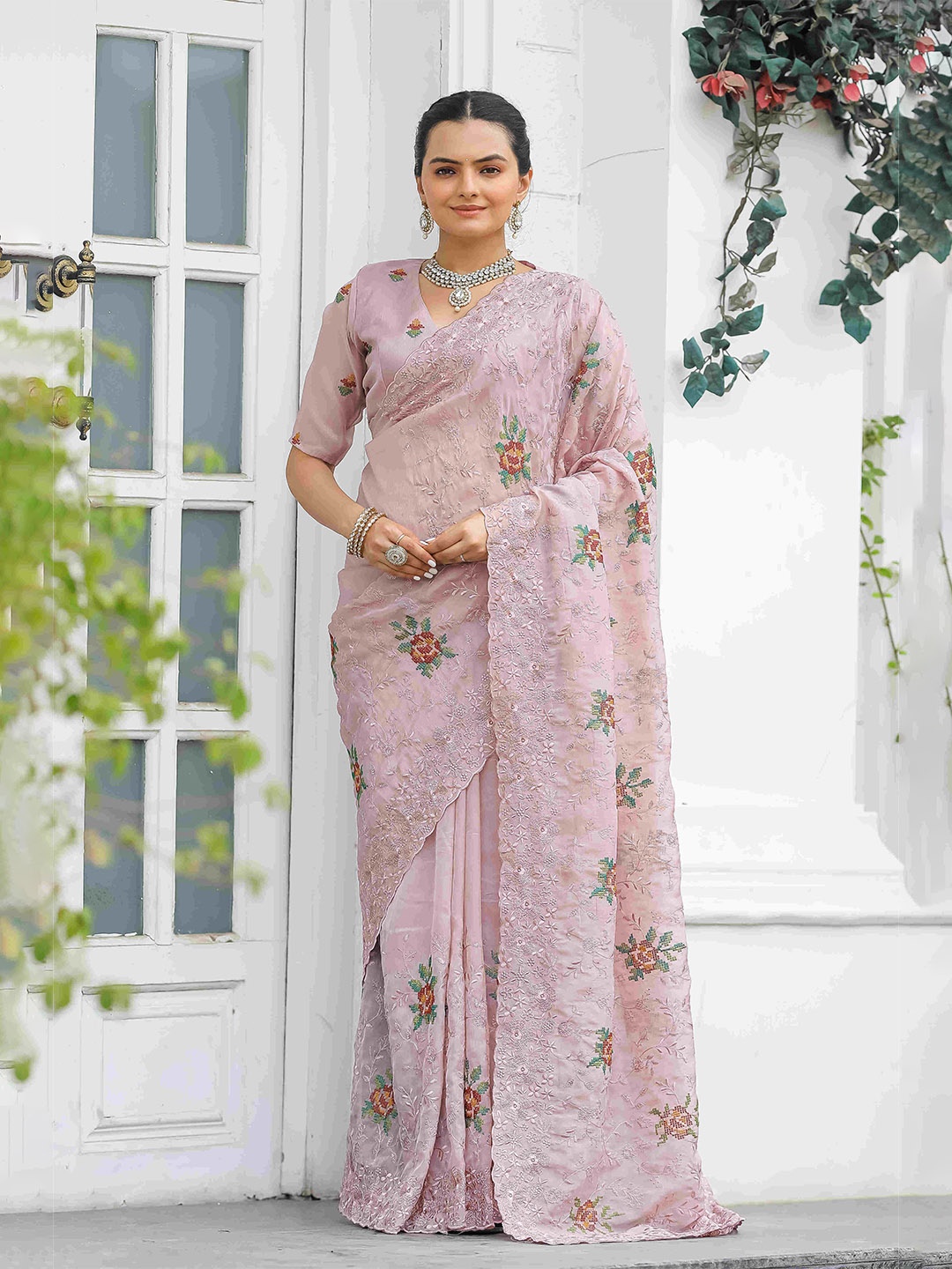 

DEVATITHI Floral Embroidered Poly Chiffon Saree, Peach