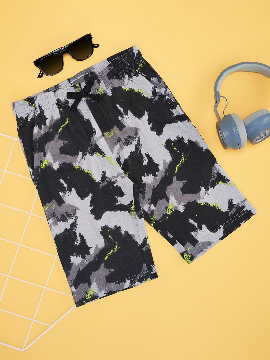 

Pantaloons Junior Boys Abstract Printed Regular Fit Shorts, Off white