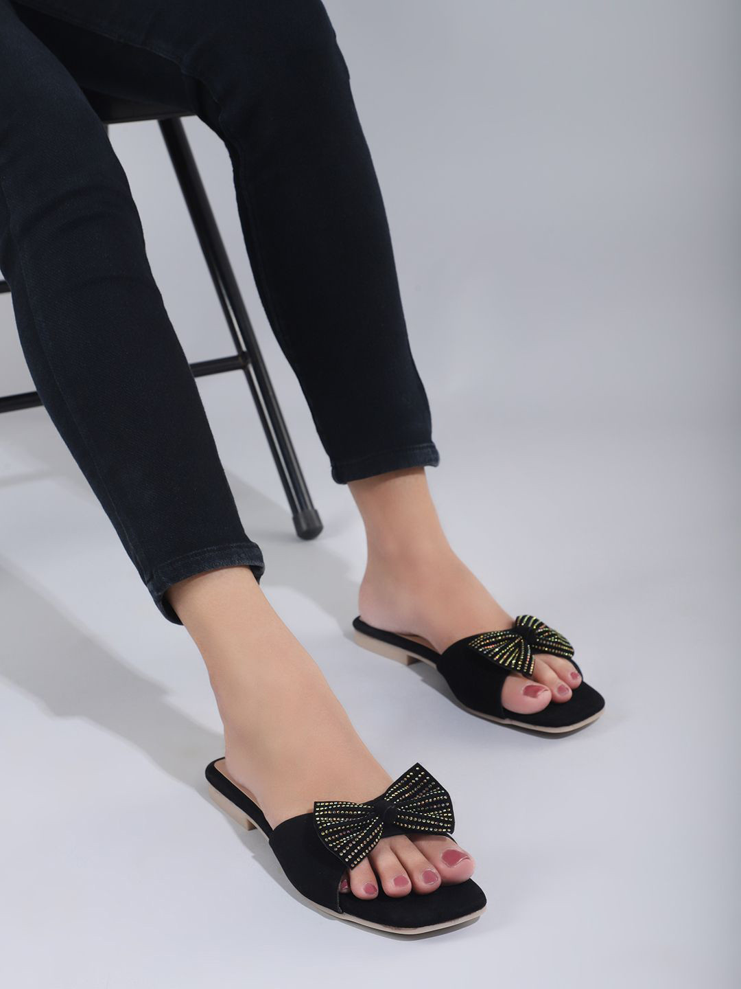 

DressBerry Women Bow Embellished Mules Flats, Black