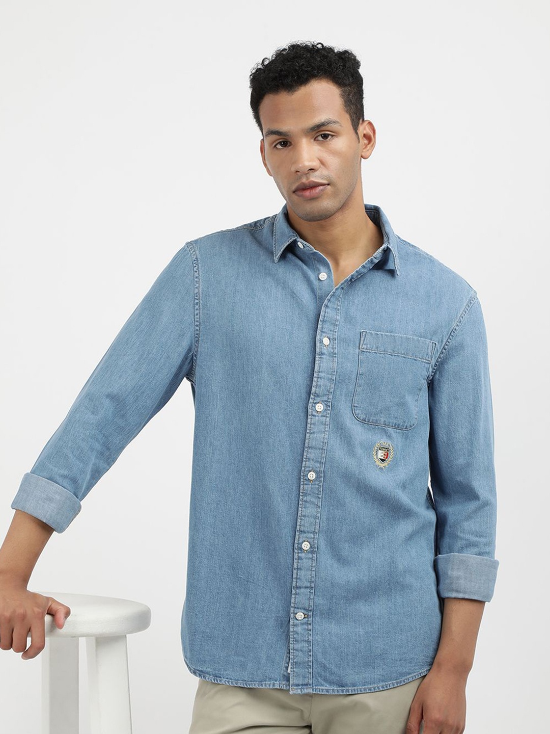 

Tommy Hilfiger Men Solid Spread Collar Casual Shirt, Blue