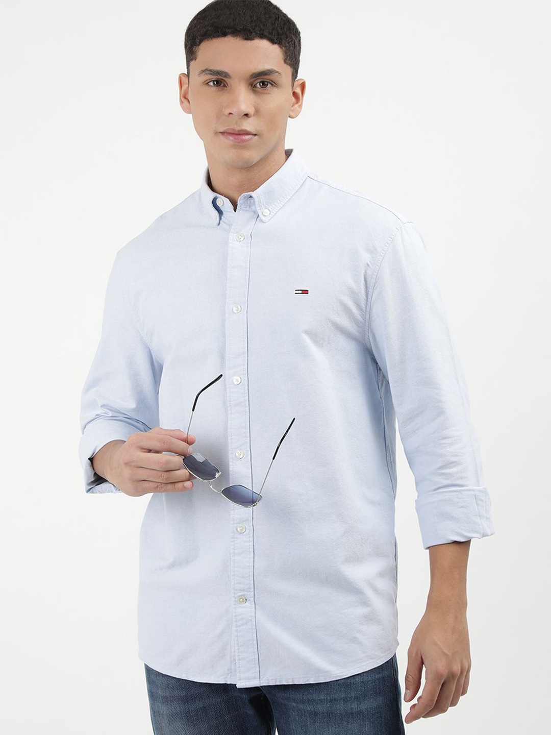 

Tommy Hilfiger Classic Men Button Down Collar Solid Slim Fit Casual Shirt, Blue
