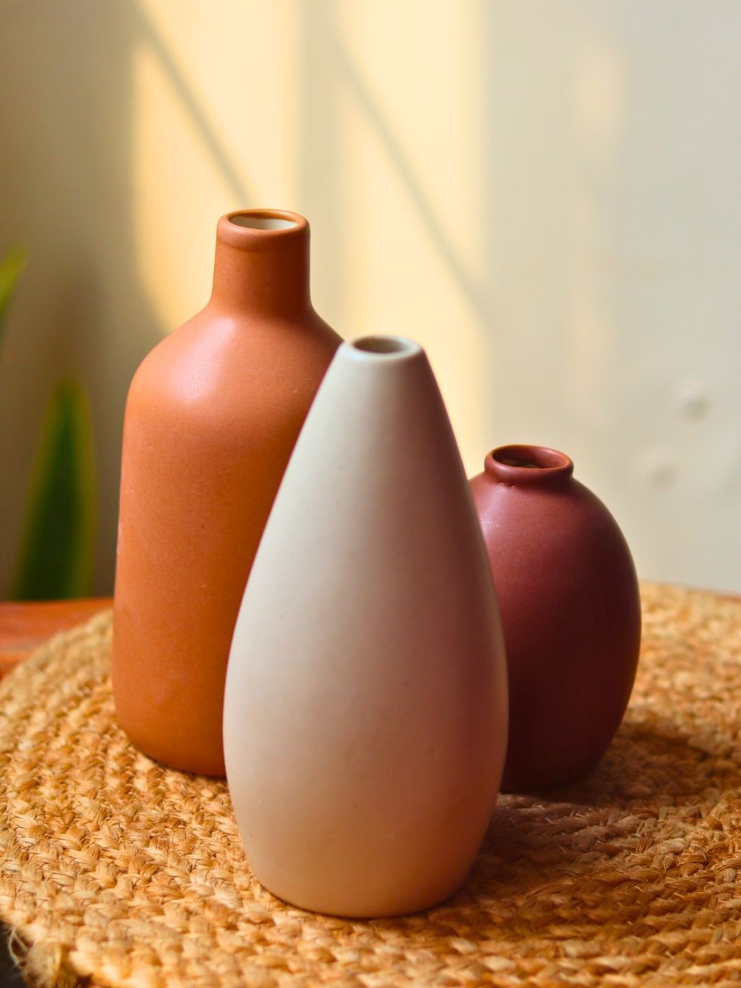 

WEAVING HOMES White & Rust Colored 3 Pieces Ceramic Flower Vase