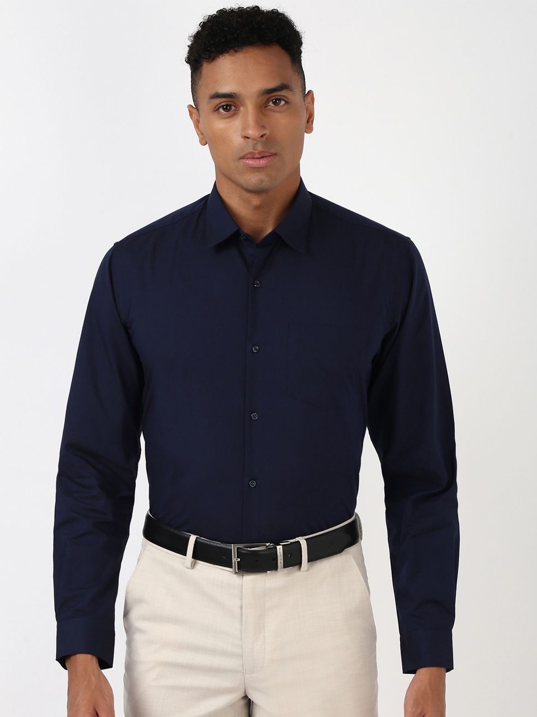 

Peter England Men Spread Collar Solid Polycotton Slim Fit Formal Shirt, Navy blue