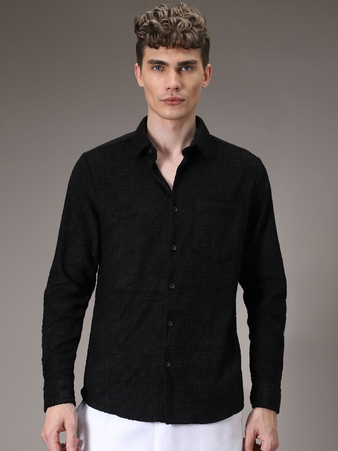 

Banana Club Men Textured Printed Spread Collar Casual Shirt, Black