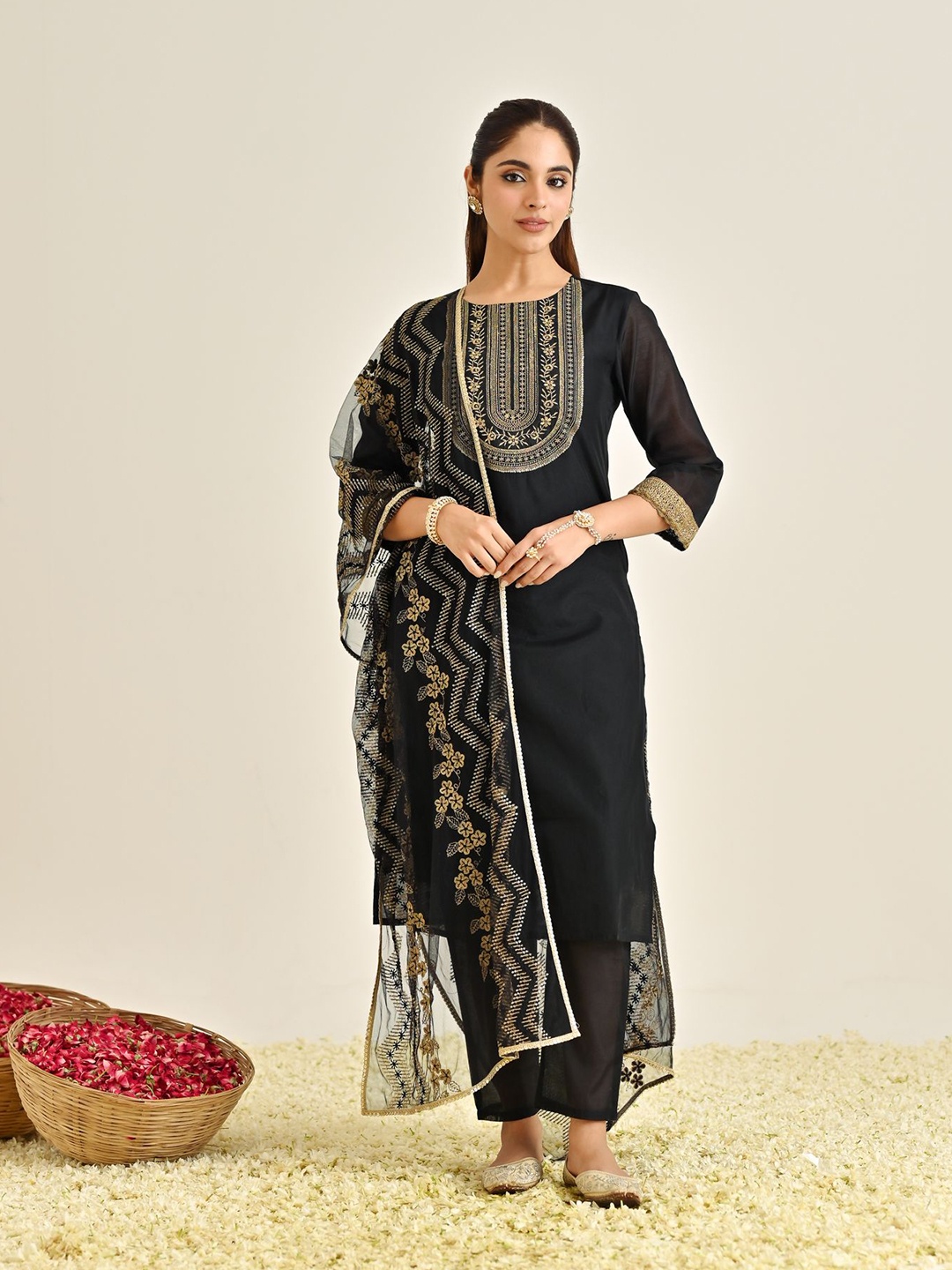 

Rustorange Floral Yoke Design Regular Thread Work Kurta with Salwar & Dupatta, Black