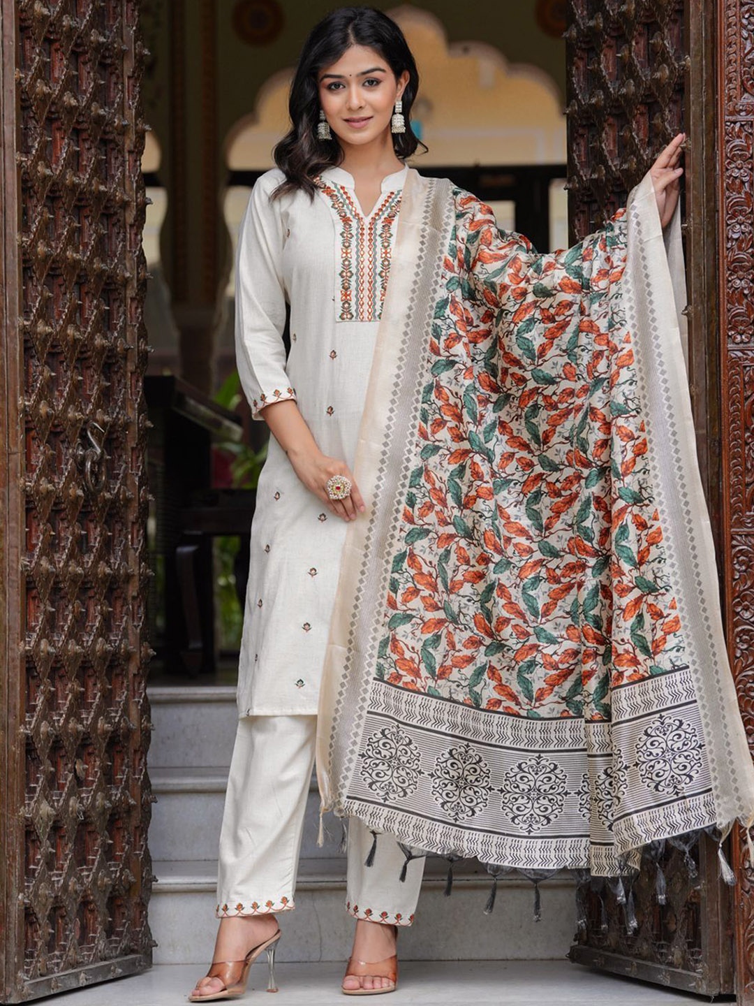 

MILAAV Ethnic Motifs Embroidered Kurti with Trousers & Dupatta, Cream