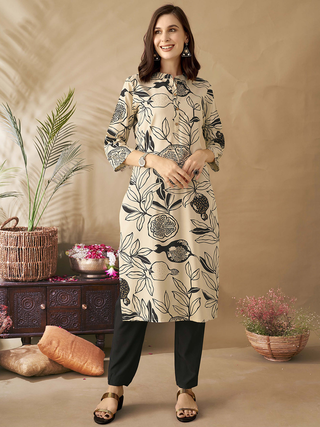 

Anouk Cream Floral Printed Mandarin Collar Straight Kurta