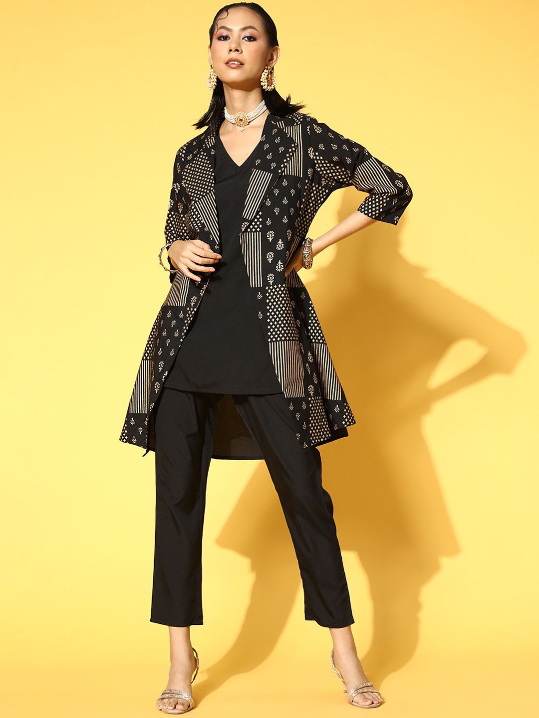 

ZIYAA V-Neck Top With Trousers And Printed Jacket, Black