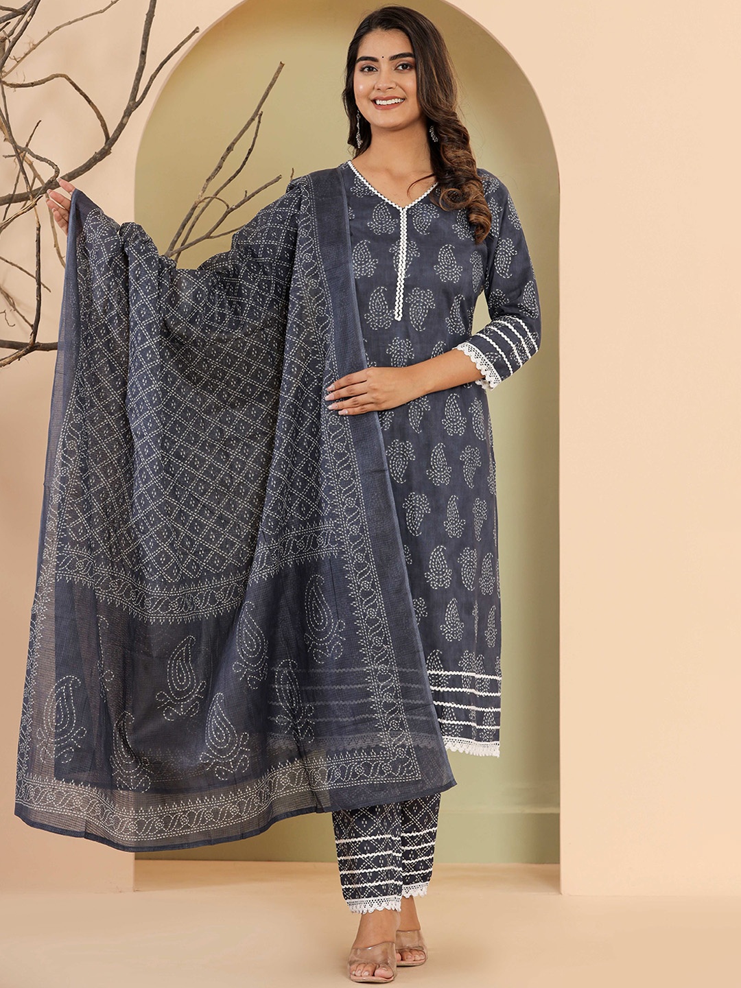 

LALI JAIPUR Floral Printed Pure Cotton Kurta with Trousers & Dupatta, Grey