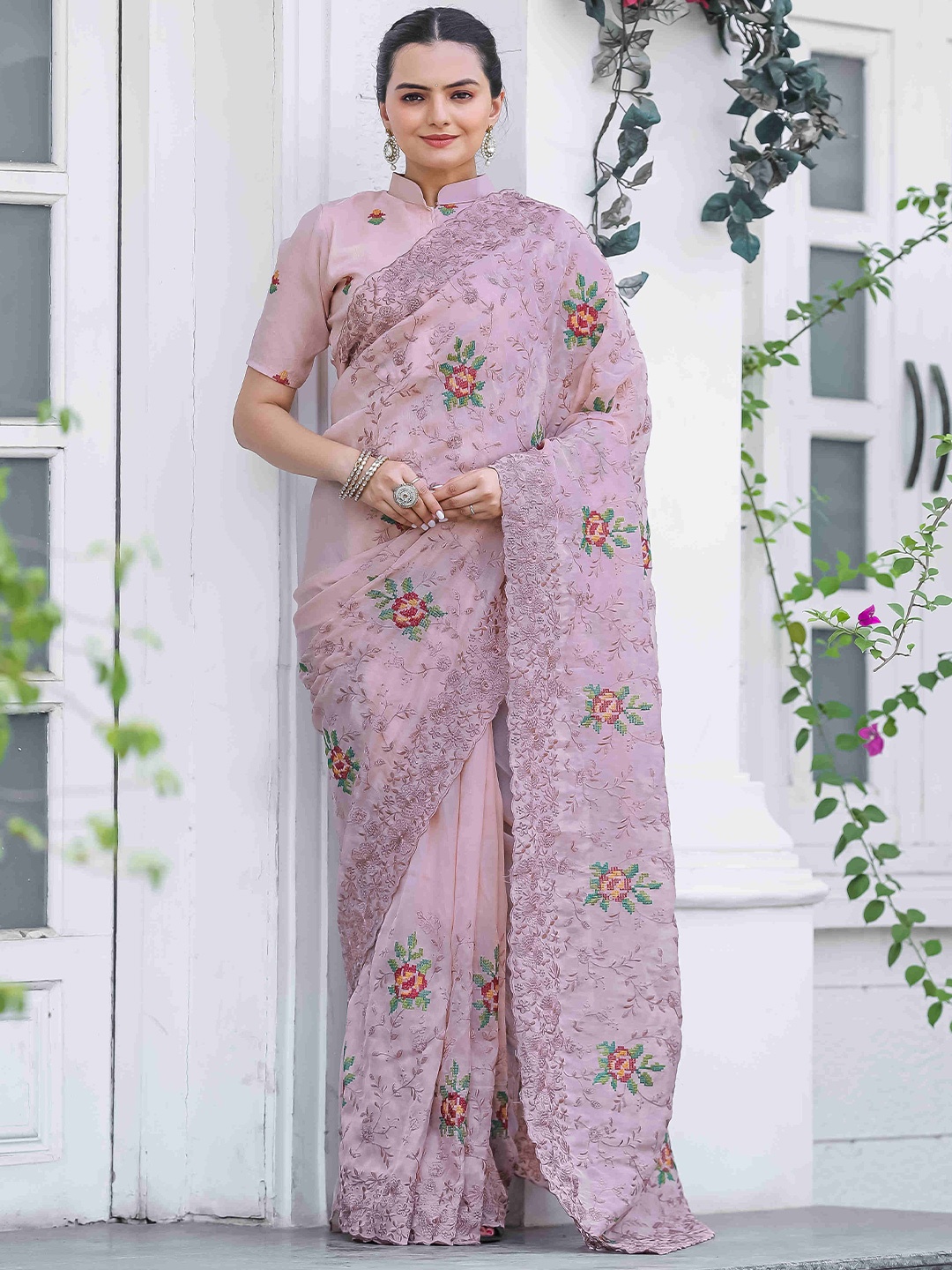 

DEVATITHI Floral Embroidered Saree, Pink