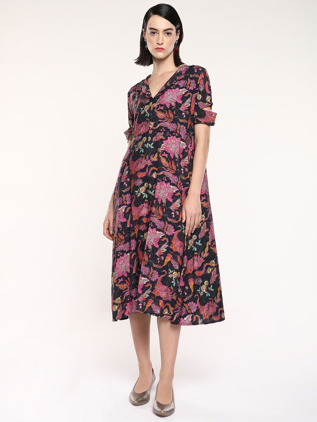 

RAREISM Floral Printed Short Sleeves A-Line Midi Dress, Black