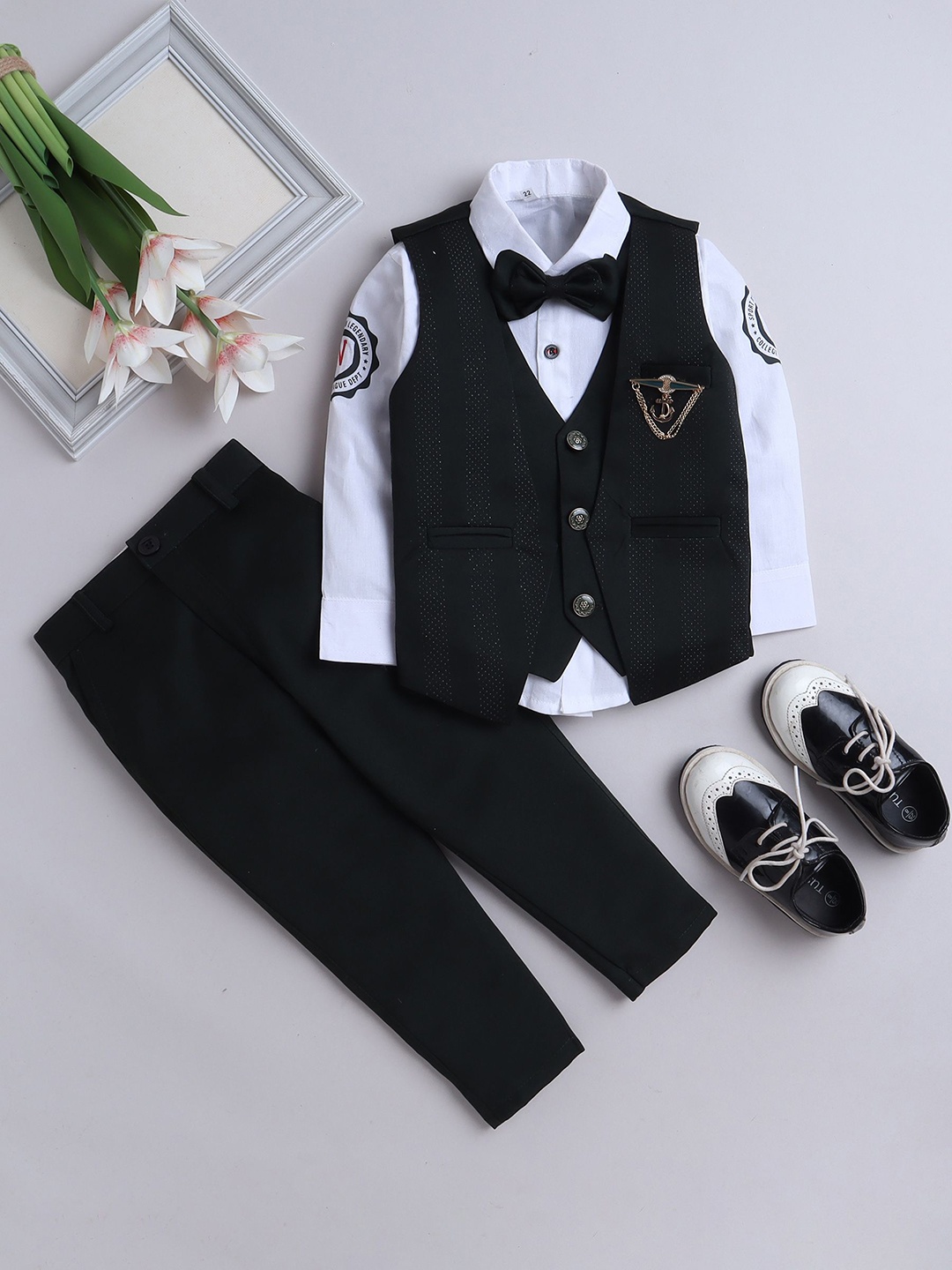 

FOURFOLDS Boys 3-Piece Single-Breasted Shirt & Trousers With Waistcoat, Green