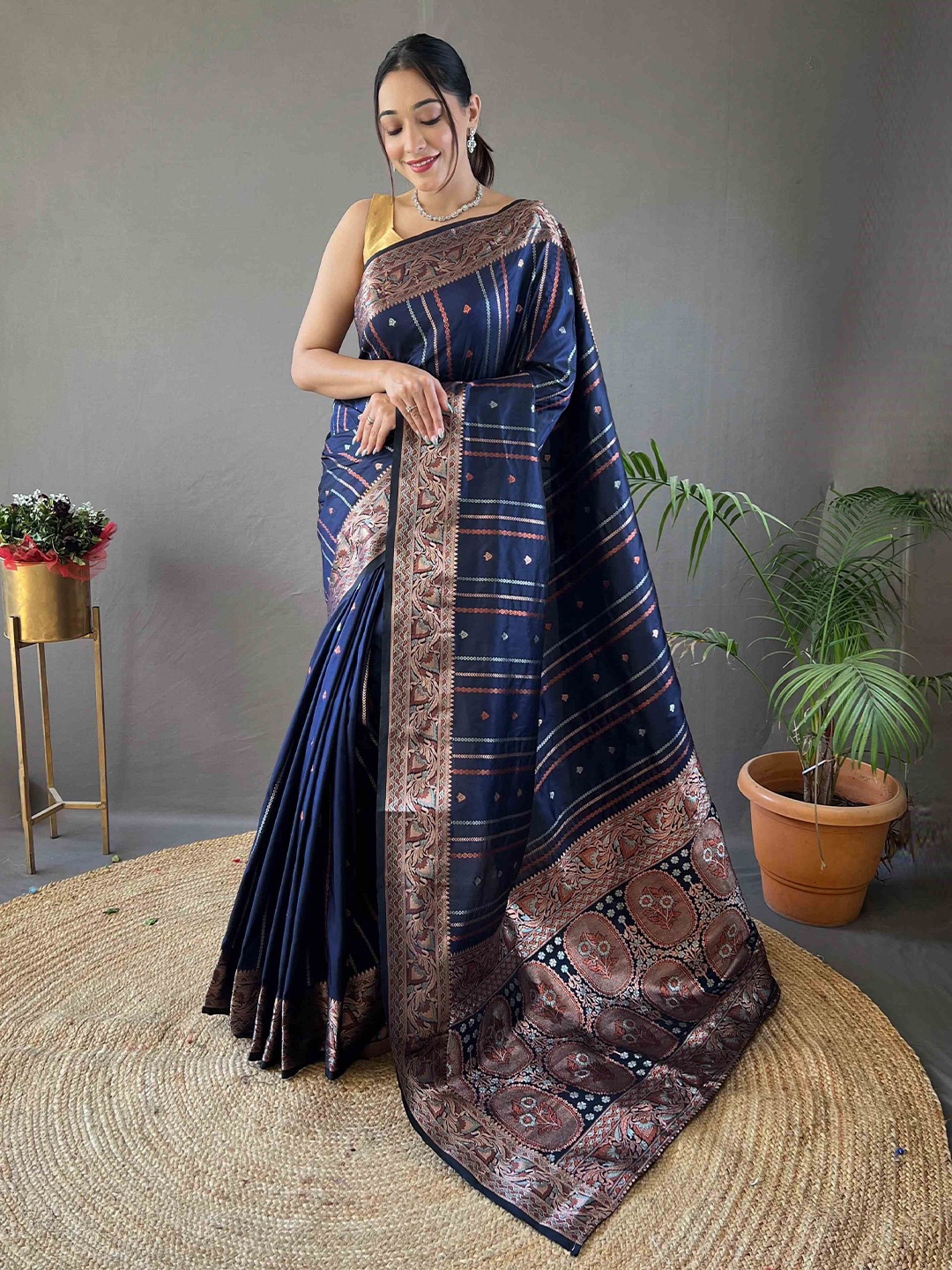 

DEVATITHI Zari Silk Blend Saree, Navy blue