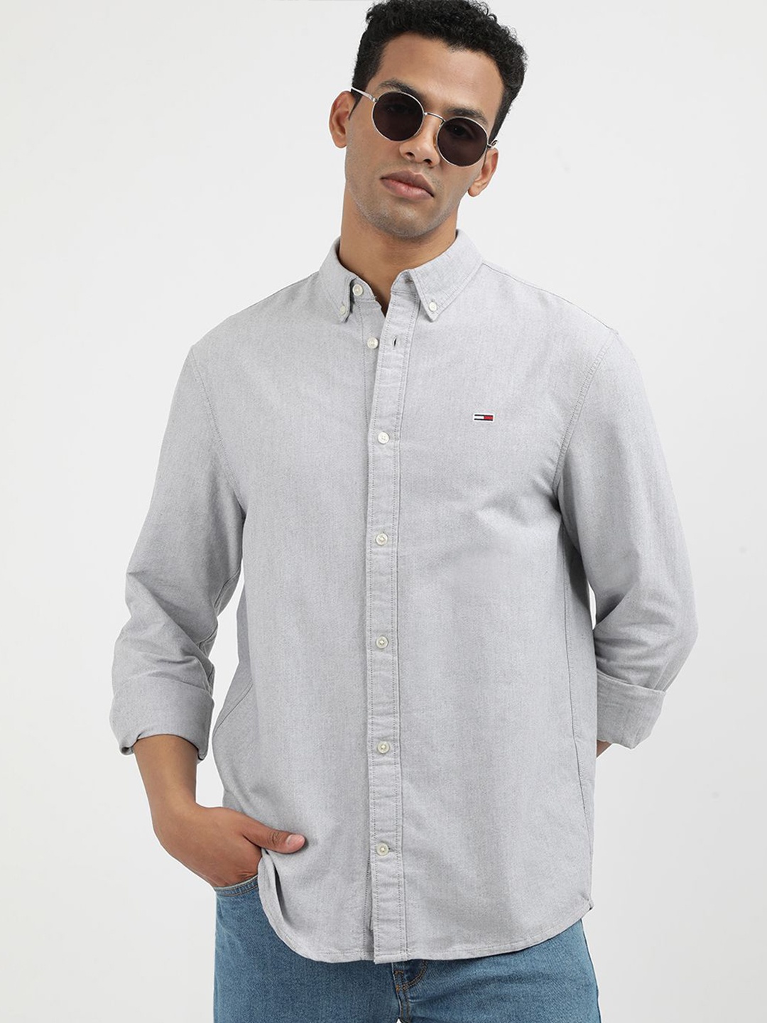 

Tommy Hilfiger Men Solid Button-Down Collar Casual Shirt, Grey