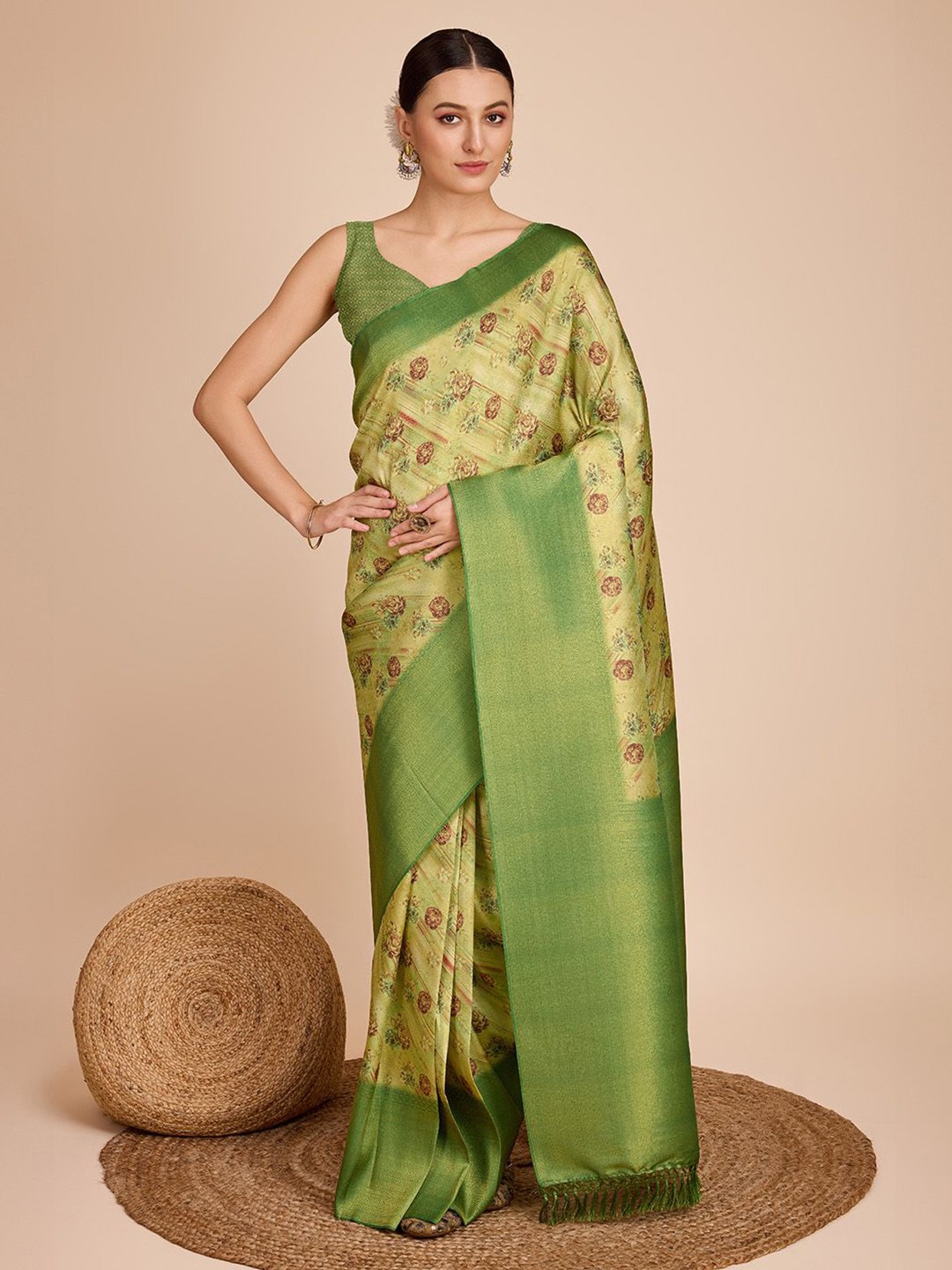 

bansari textiles Floral Zari Pure Silk Kanjeevaram Saree, Green