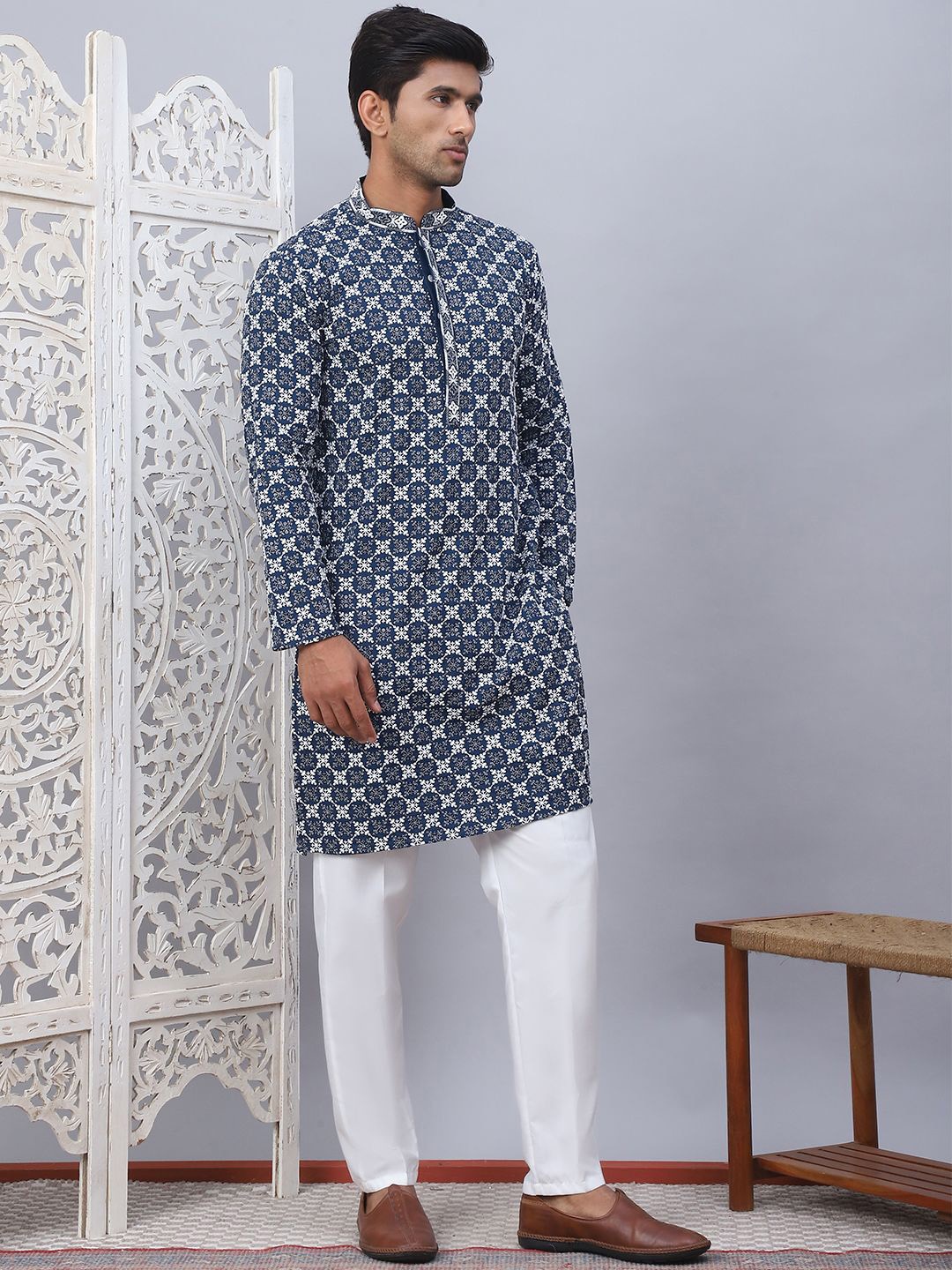 

Jompers Floral Embroidered Mandarin Collar Sequinned Straight Kurta With Pyjamas, Blue