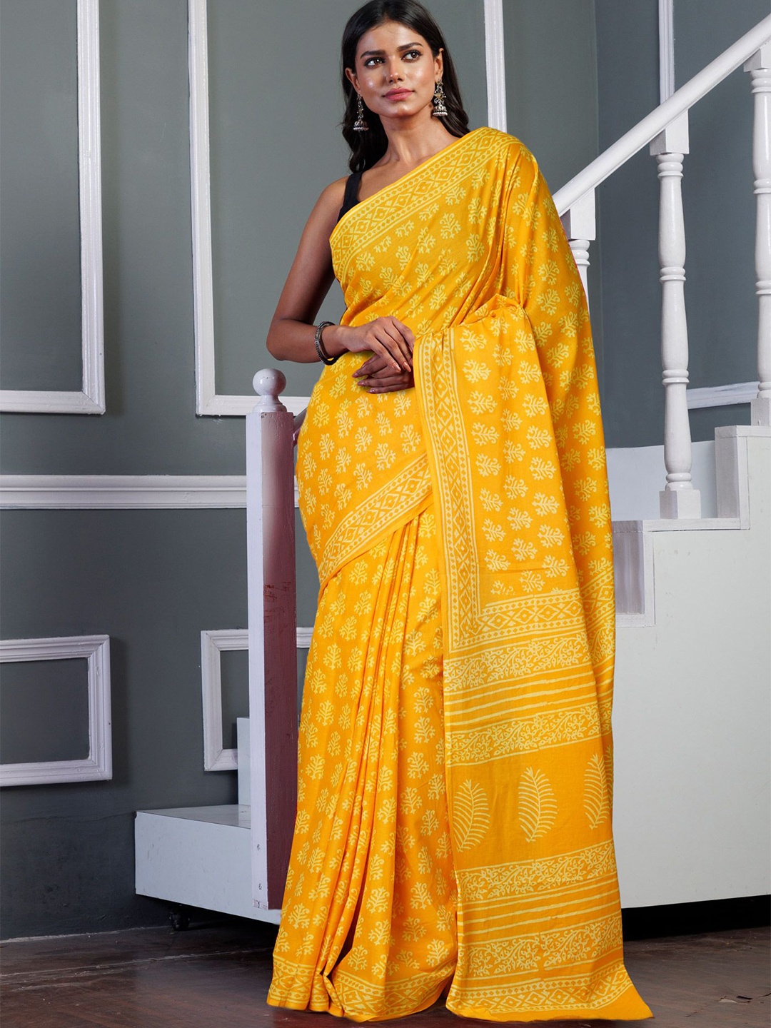 

Unnati Silks Floral Pure Cotton Handloom Saree, Yellow