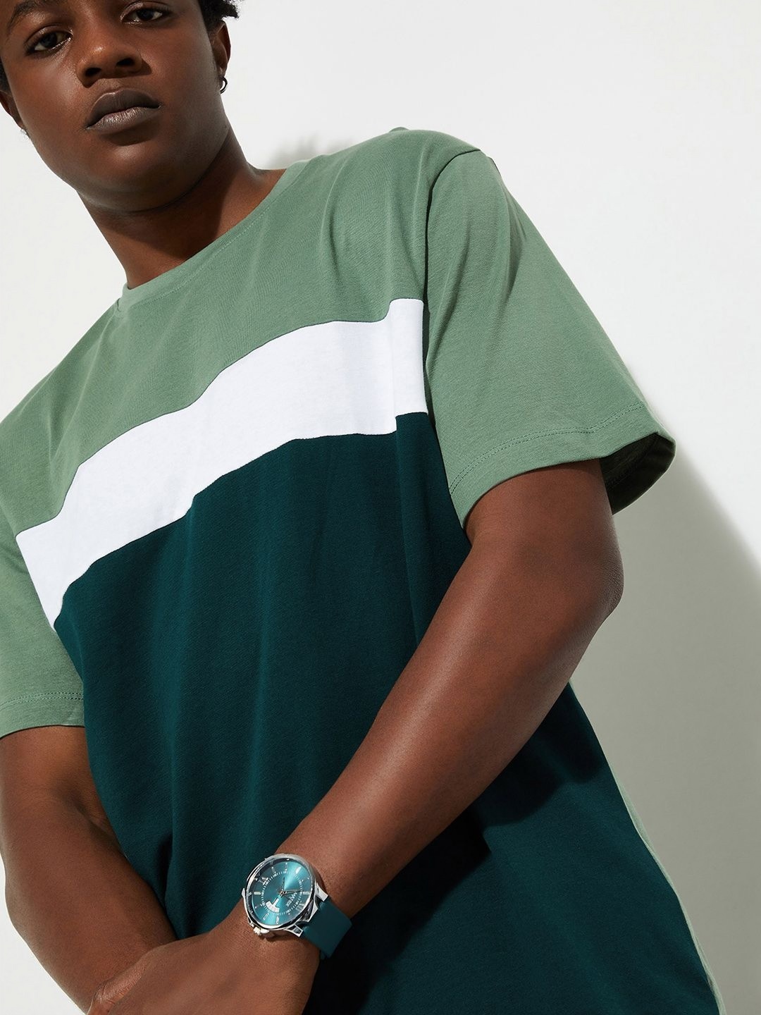 

max URB_N Men Regular Fit Colourblocked T-shirt, Green
