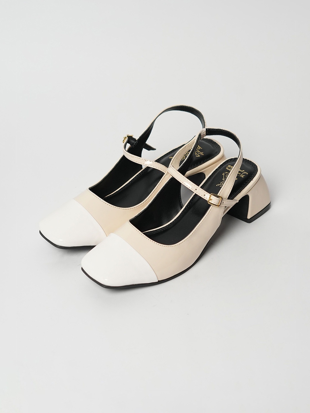 

Theater Women Colourblocked Patent Leather Sneakers, White