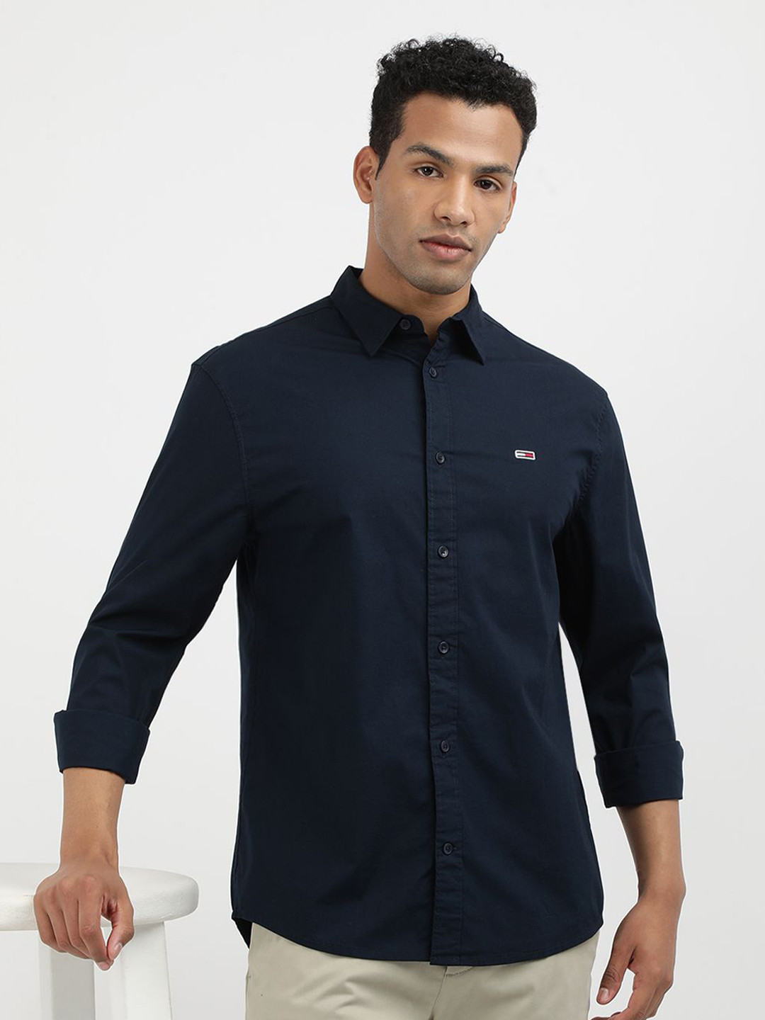

Tommy Hilfiger Men Solid Spread Collar Casual Shirt, Blue