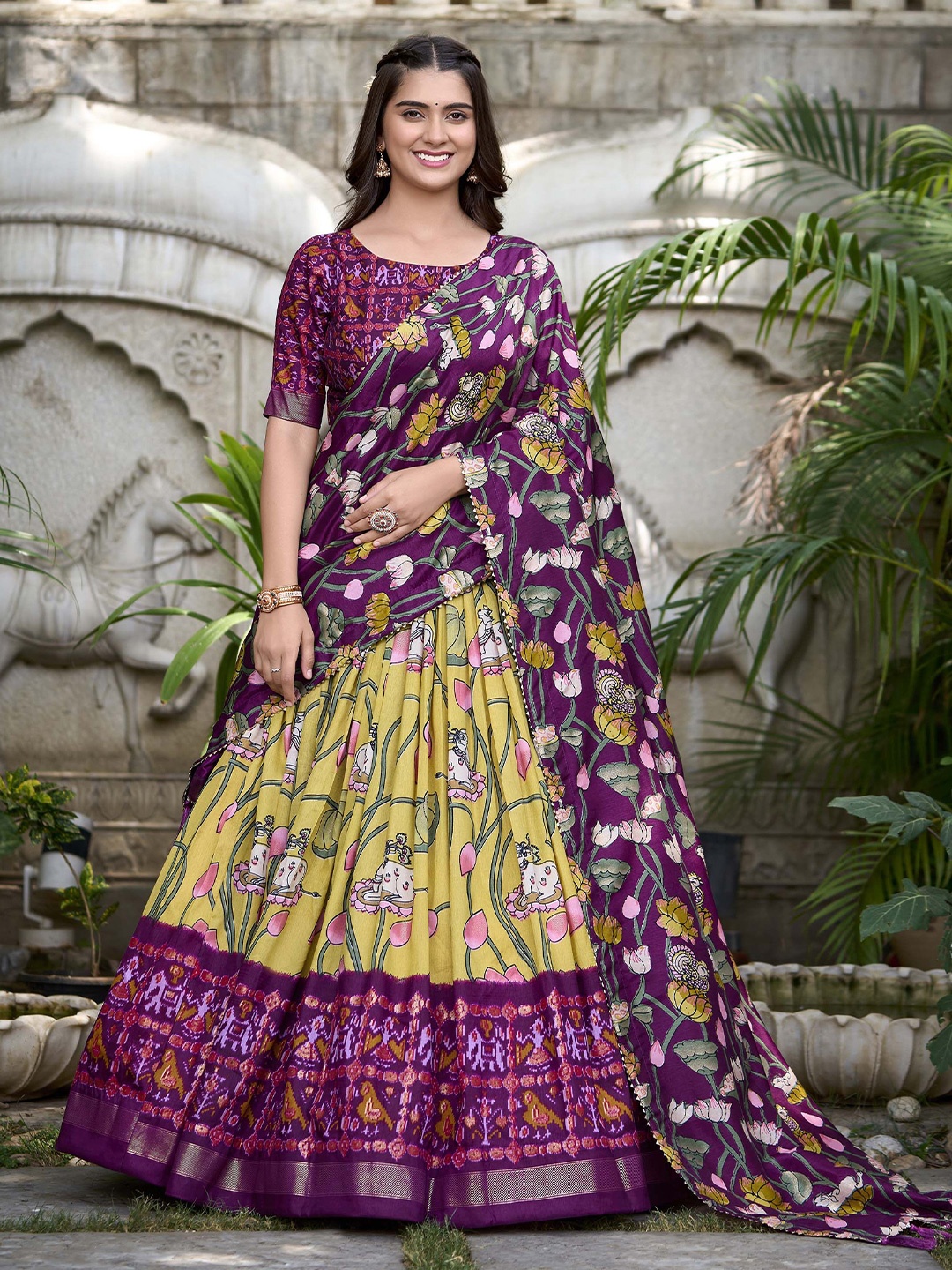 

LOOKNBOOK ART Floral Printed Ready To Wear Lehenga & Unstitched Blouse With Dupatta, Yellow