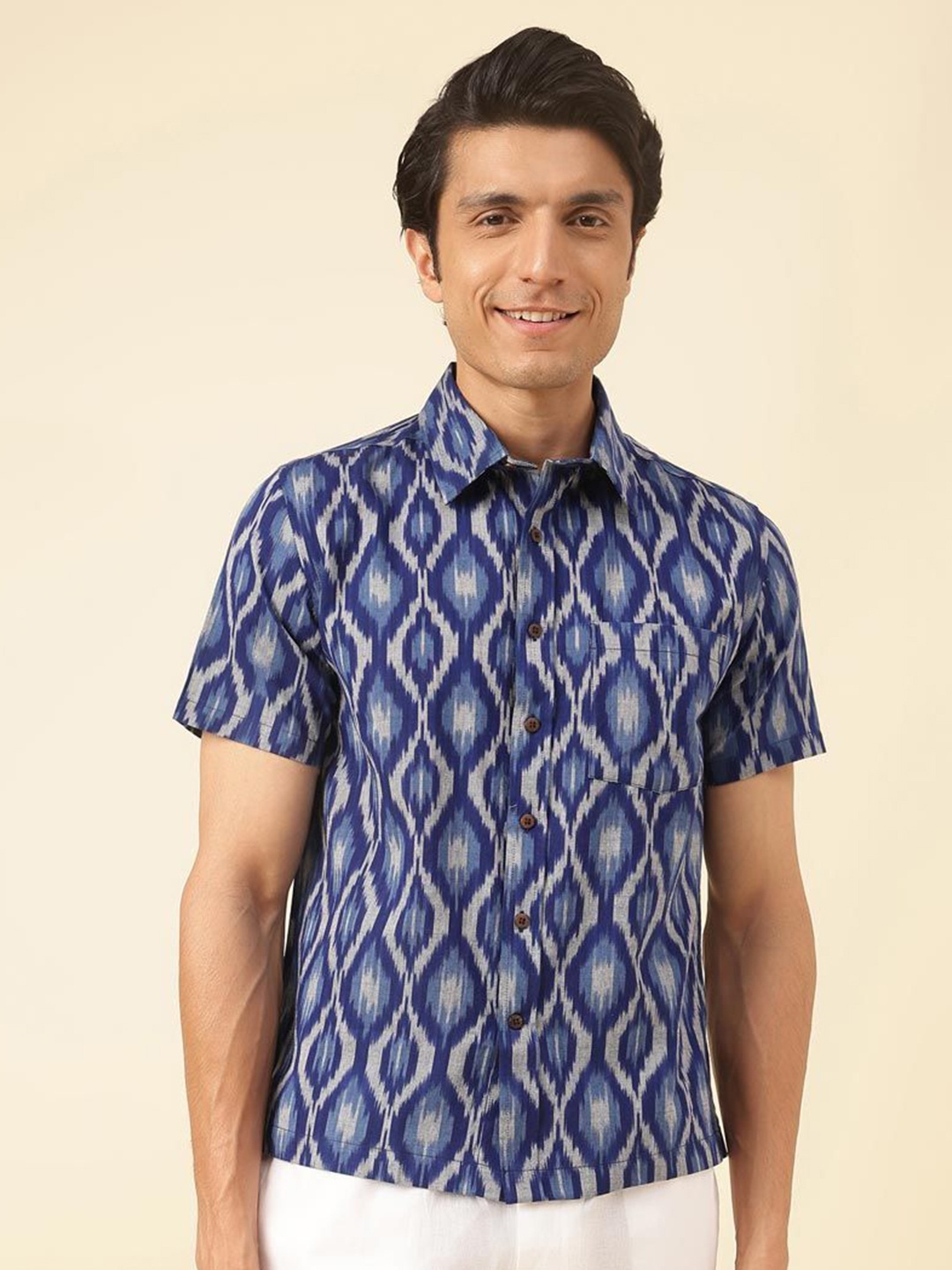 

Fabindia Men Straight Abstract Printed Spread Collar Casual Shirt, Blue