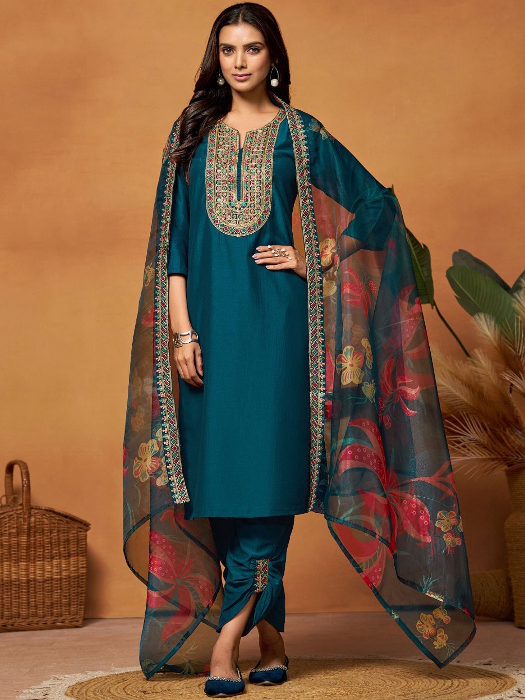 

Sangria Embroidered Straight Kurta Set With Dupatta, Teal