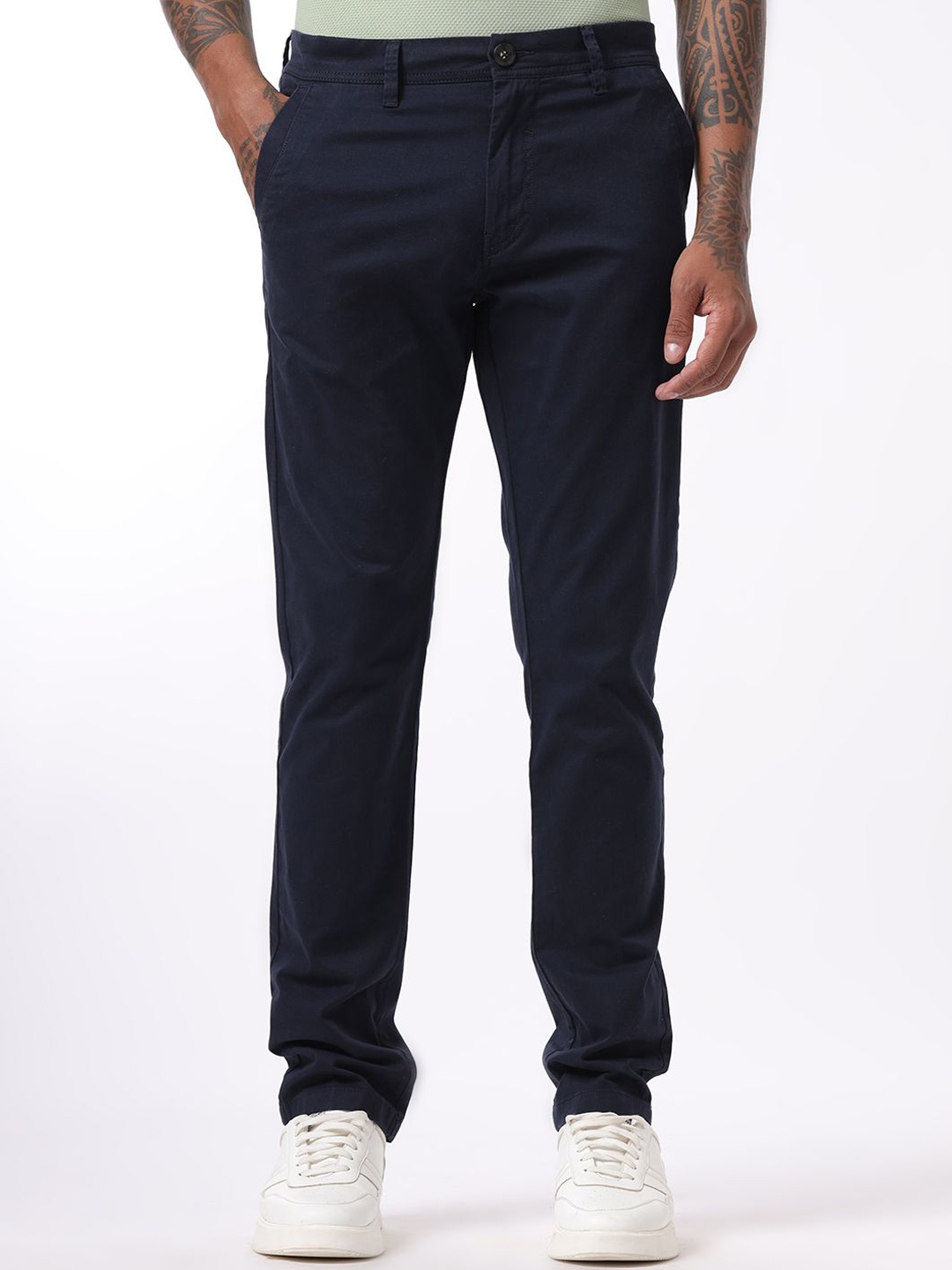 

WROGN Men Solid Slim Fit Regular Trousers, Navy blue