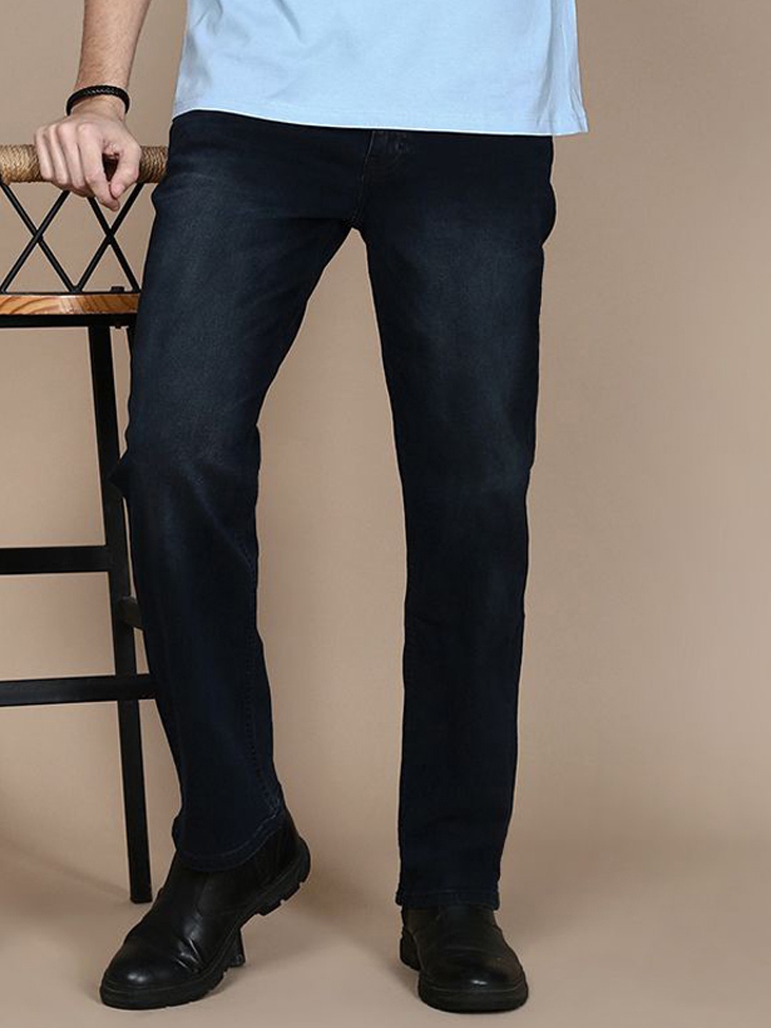 

The Roadster Lifestyle Co Men Regular Fit Mid Rise Light Faded Jeans, Black