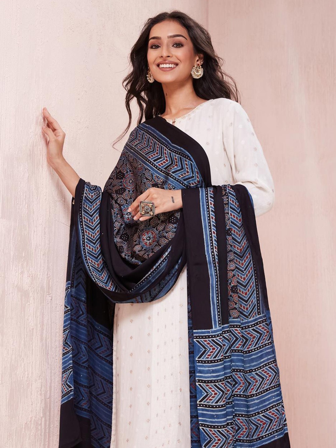 

Fabindia Paisley Printed Dupatta, Black
