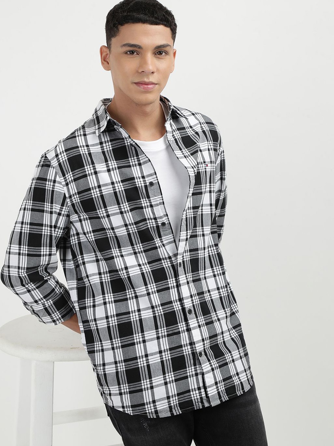 

Tommy Hilfiger Men Spread Collar Tartan Checked Pure Cotton Casual Shirt, Black