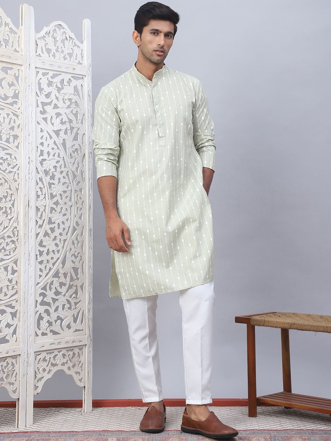 

Anouk Grey Abstract Printed Mandarin Collar Pure Cotton Straight Kurta With Pyjama