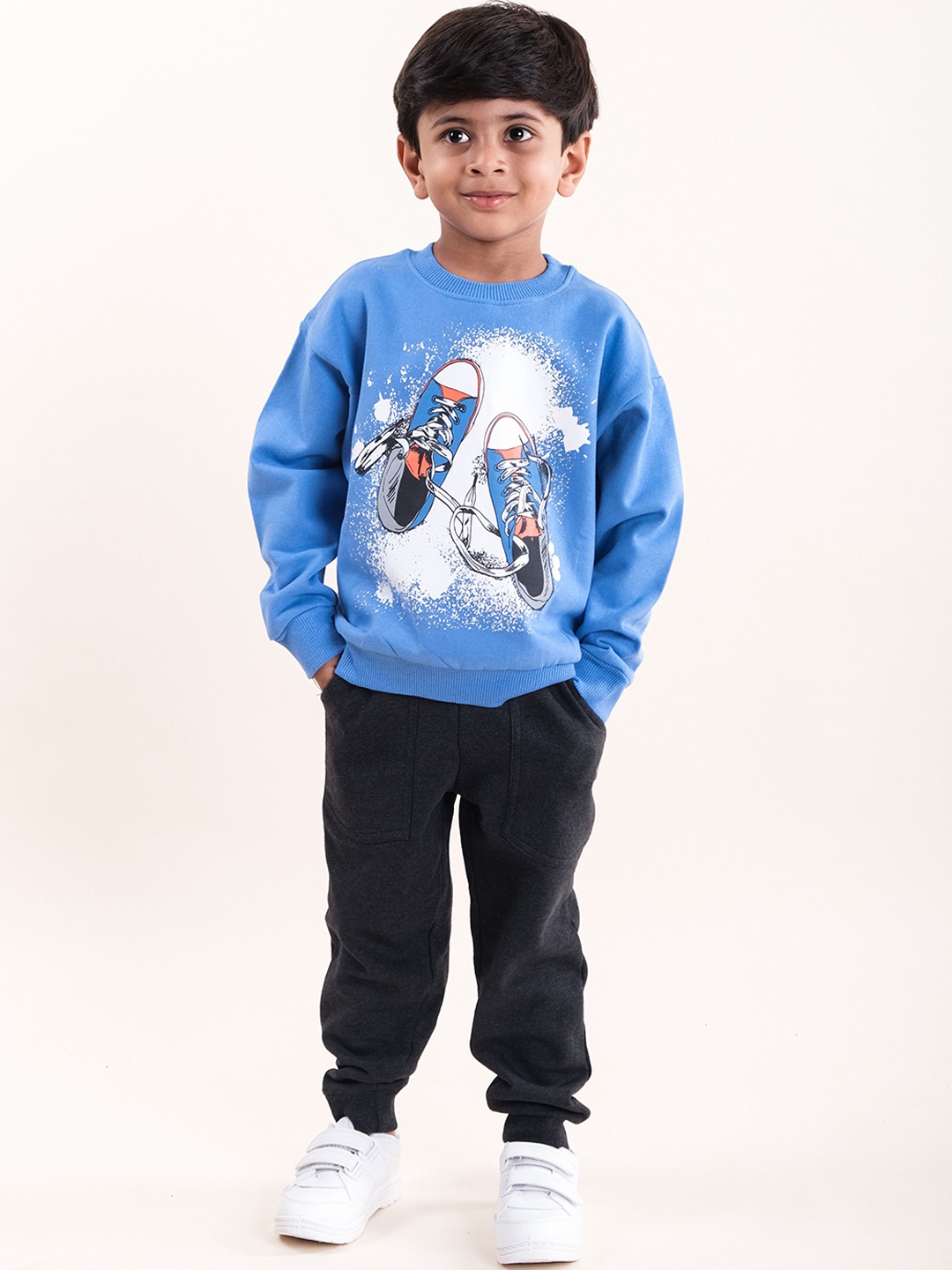 

KiddoPanti Boys Printed Round Neck Long Sleeves Sweatshirt With Track Pants, Blue