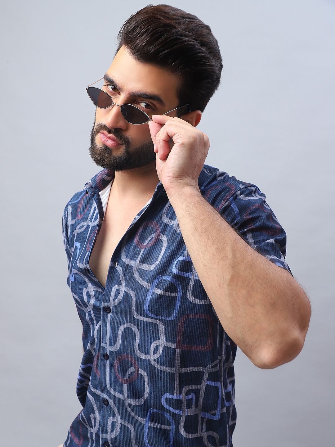 

Indian Needle Men Classic Abstract Printed Casual Shirt, Navy blue