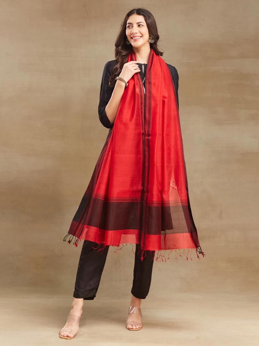 

Fabindia Geometric Woven Design Cotton Silk Maheshwari Dupatta, Red