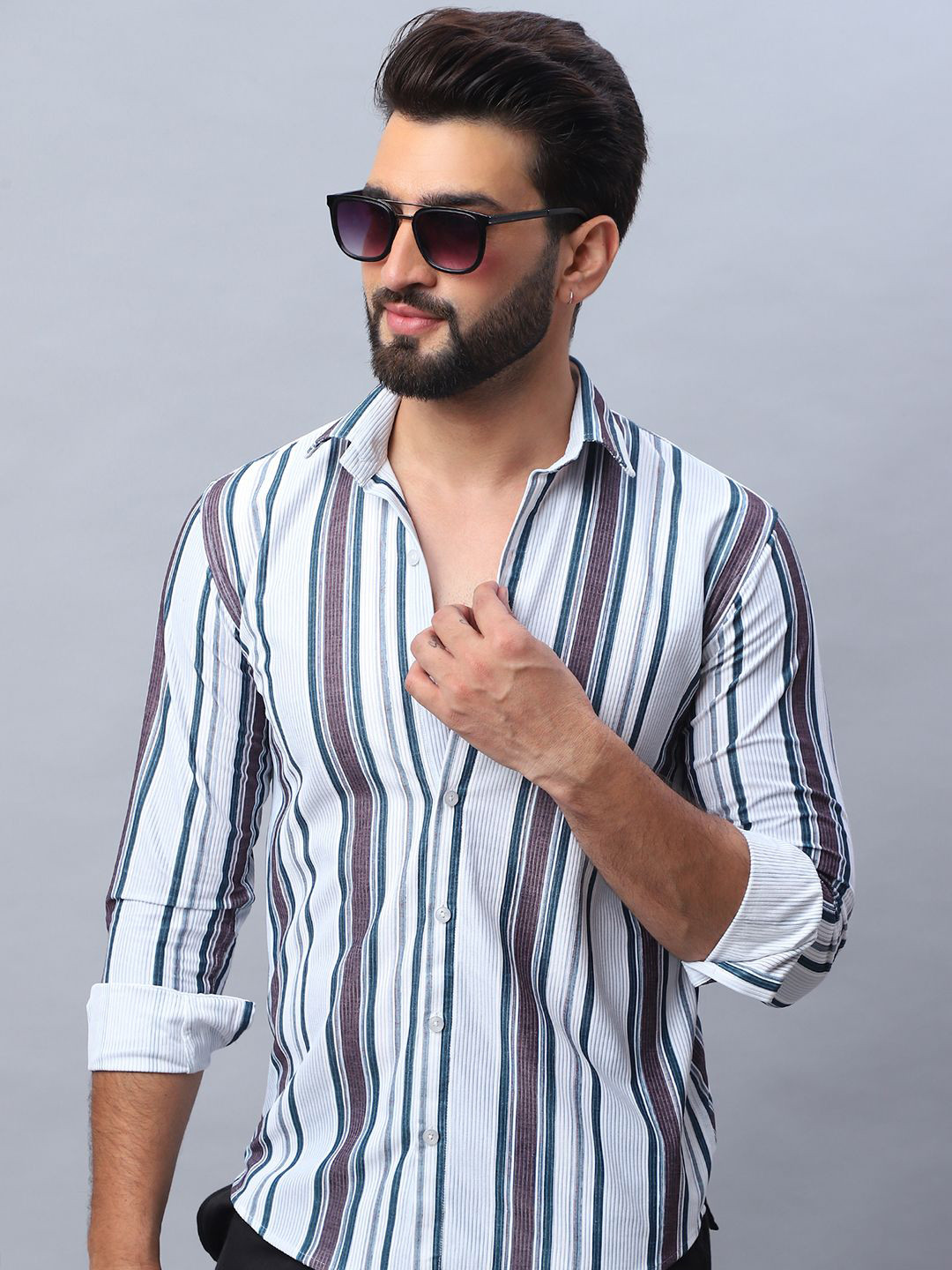 

Indian Needle Men Classic Vertical Striped Casual Shirt, White