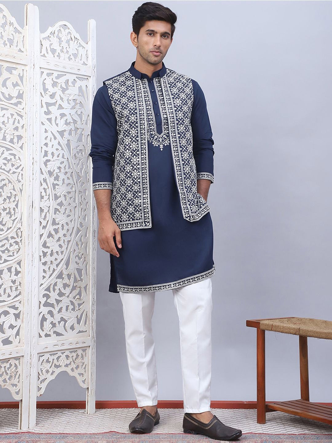 

Jompers Floral Embroidered Mandarin Collar Straight Kurta with Pyjama & Waistcoat, Navy blue