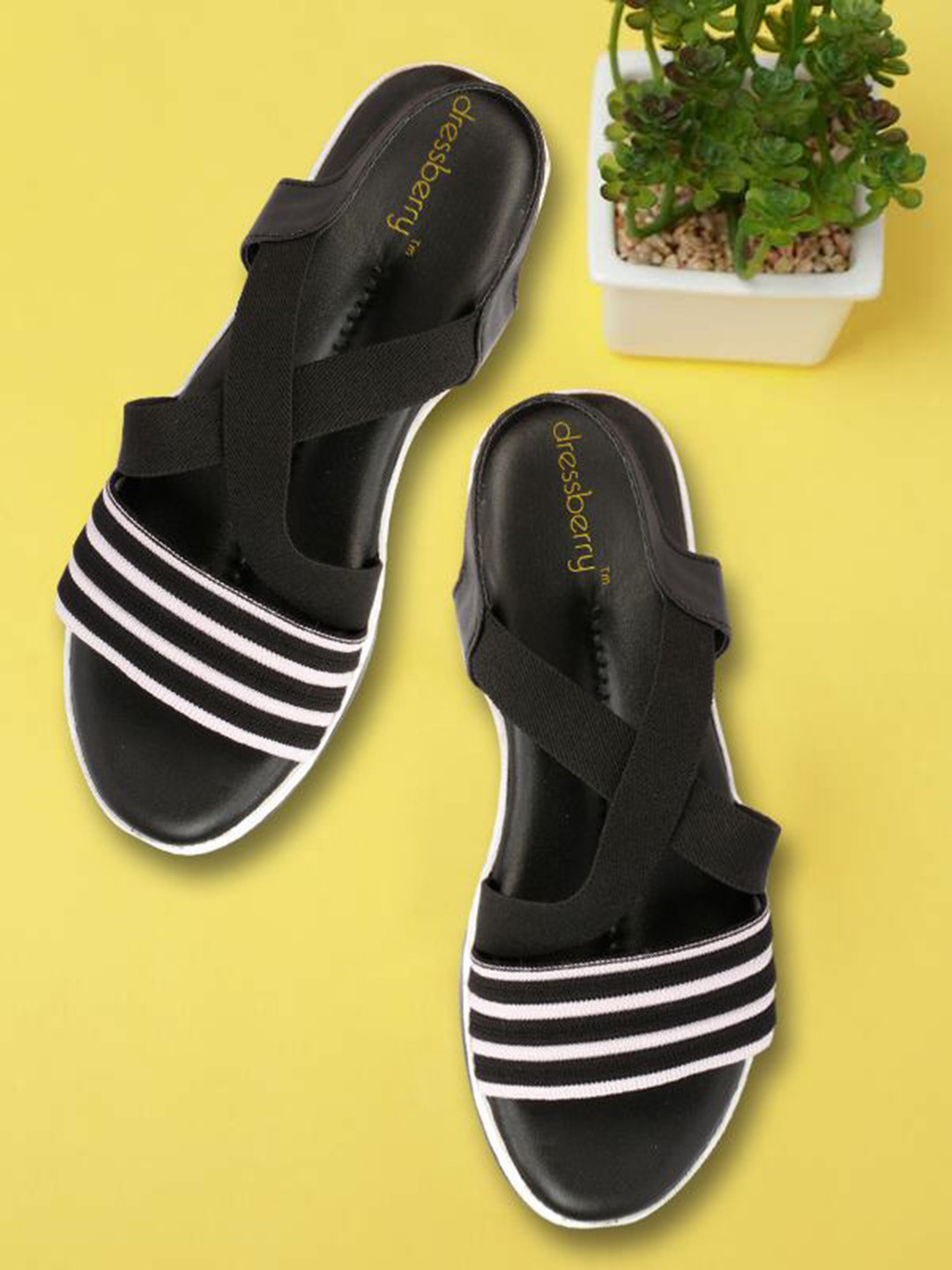 

DressBerry Women Striped Backstrap Open Toe Flats, Black