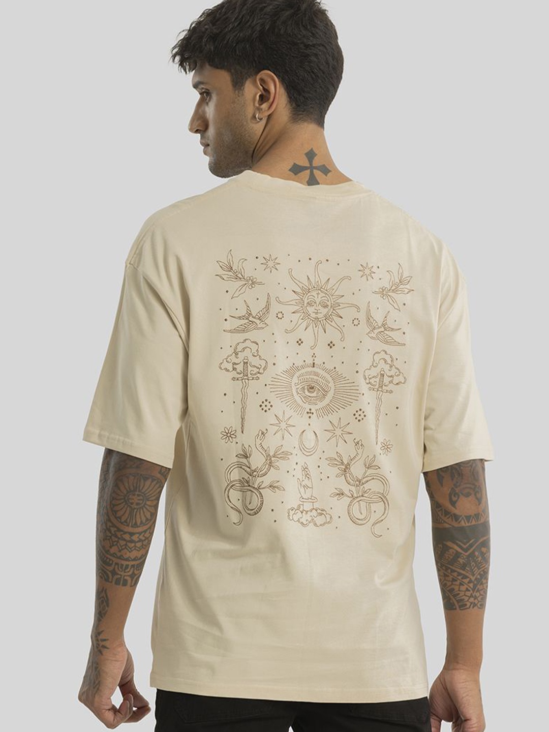 

Snitch Men Conversational Printed Drop-Shoulder Sleeves Oversized T-shirt, Cream