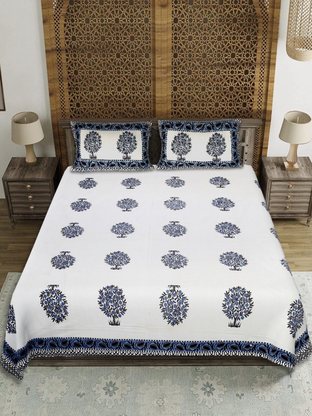 

EasyGoods Blue & White Floral Cotton 210 TC King Bedsheet with 2 Pillow Covers