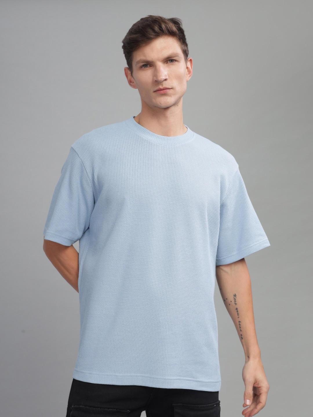

TOMHIDDLE Men Solid Round Neck Cotton Relaxed Fit T-Shirt, Blue