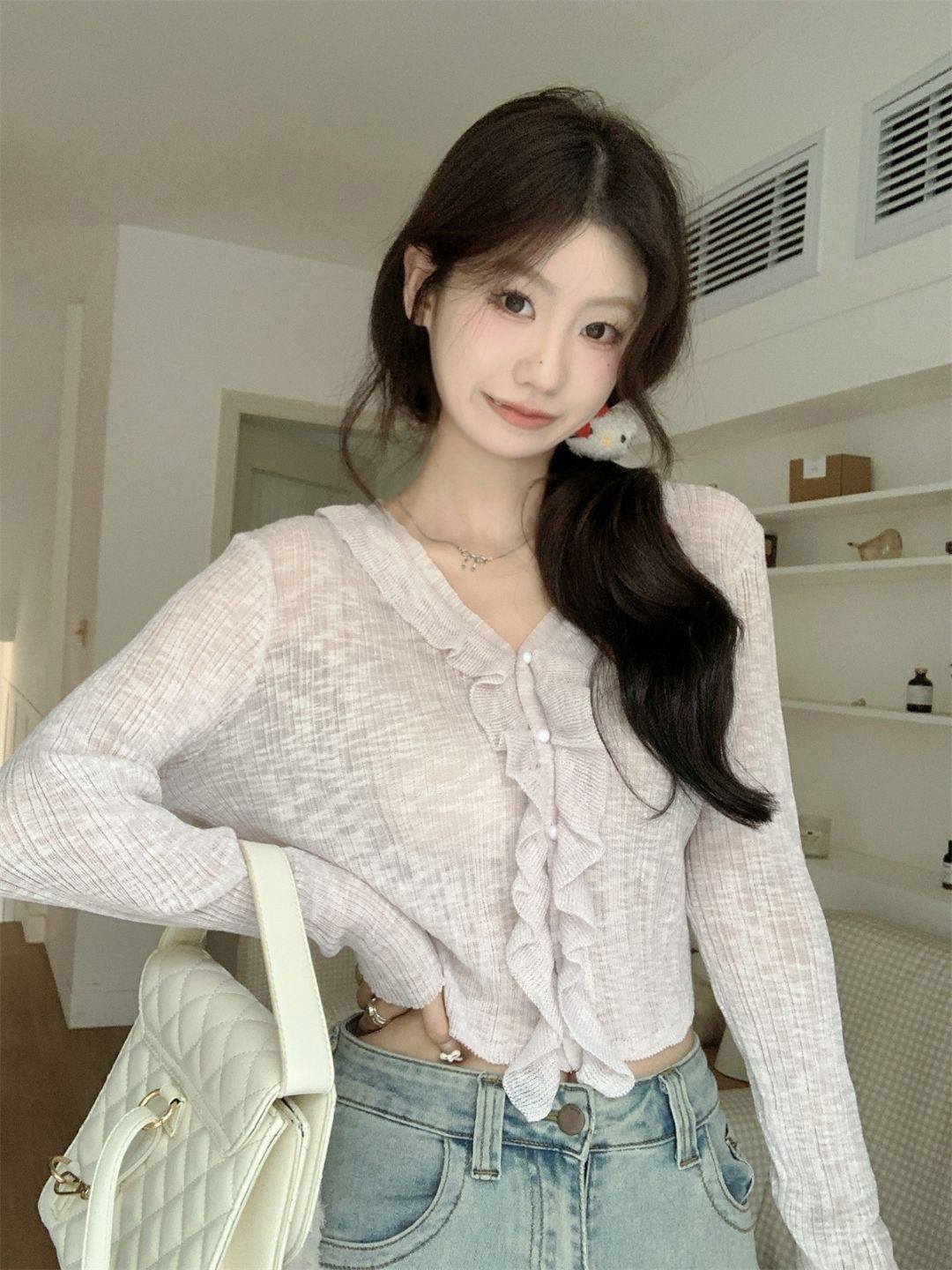 

KPOP Women V-Neck Extended Sleeves Top, White