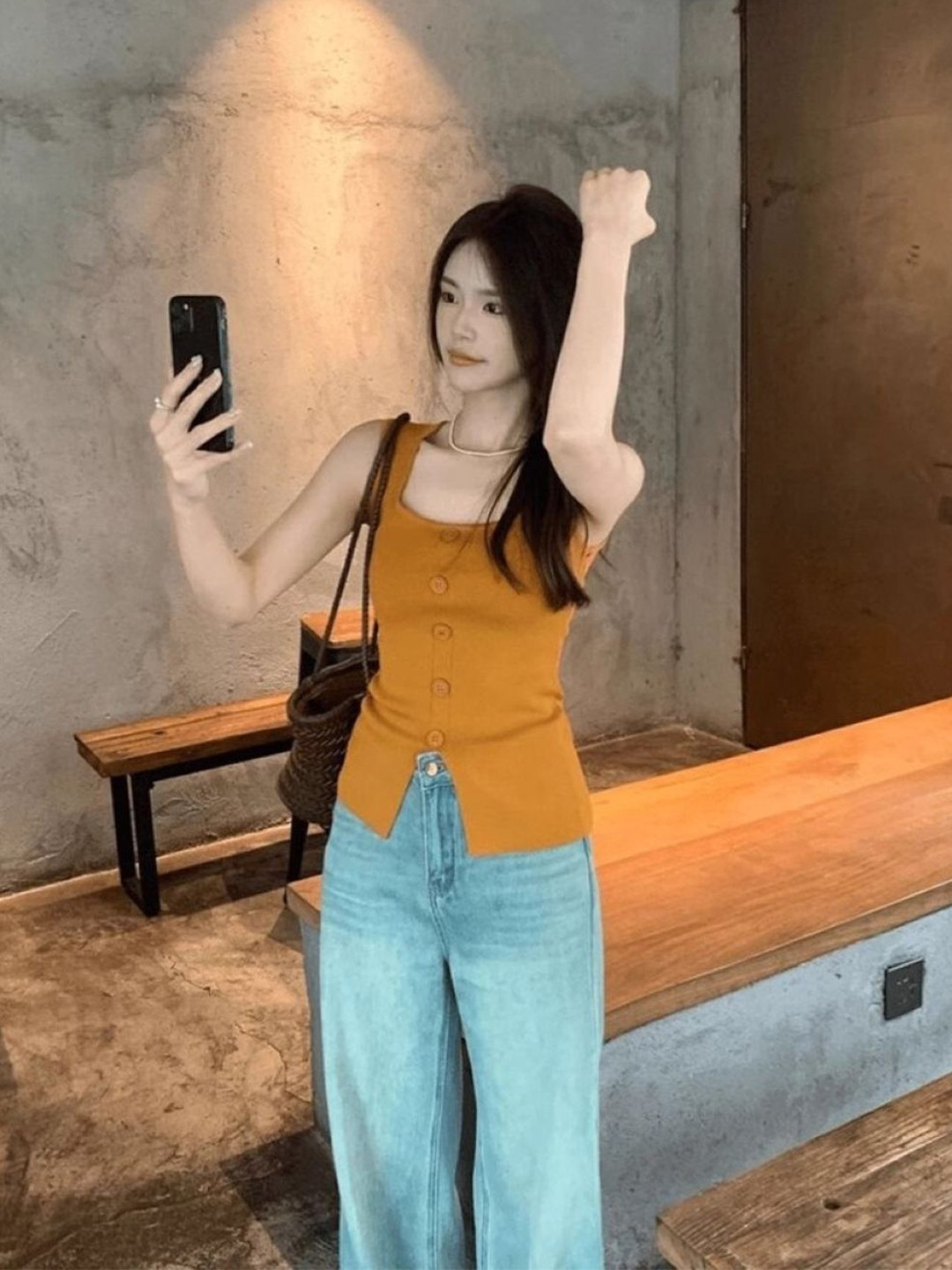 

KPOP Women Scoop Neck Sleeveless Shirt Style Top, Brown